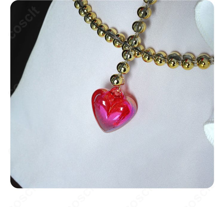 エプロン裾のビーズ風装飾。可愛らしい輝きが動きに合わせて映える。