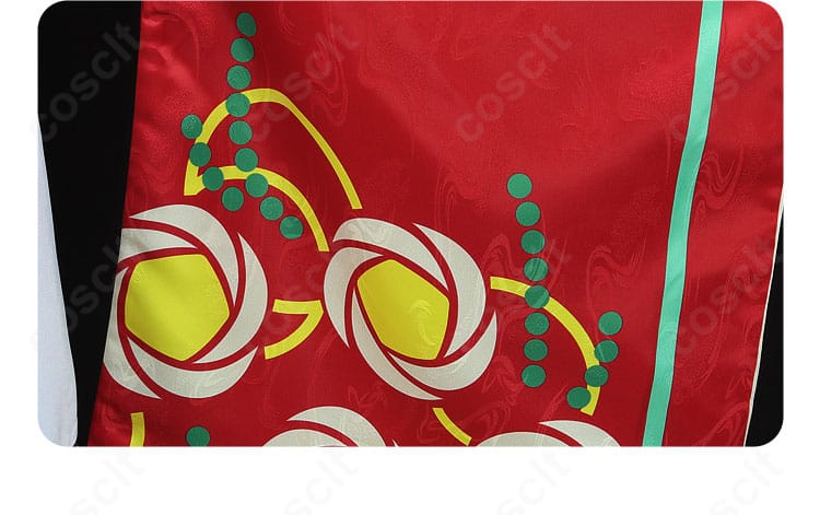 袖口の装飾ディテール。上品なカフスラインと装飾の精度を確認できる。