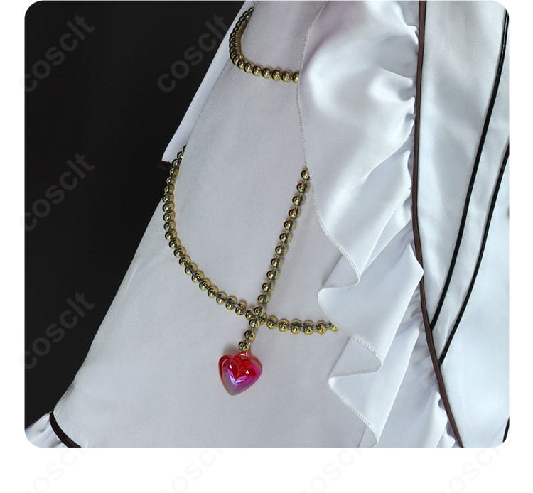 衣襟のディテール。精巧な縁取りと刺繍風意匠を確認できる近接ショット。