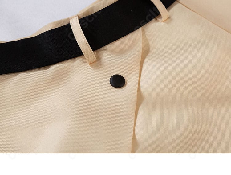 ベルトの金具とステッチの接写。質感と長さ調整部の構造が見える画像