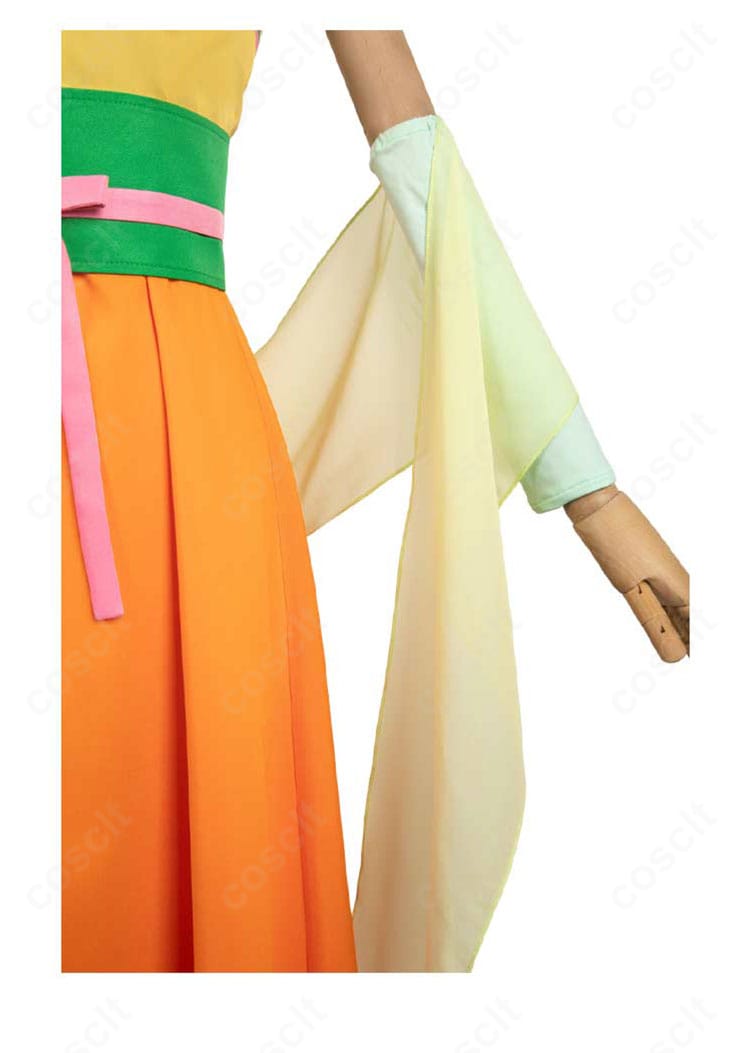 猫猫 宴会衣装コスプレの袖ディテール。袖口のカーブラインと縁取りの仕立てが見える拡大画像。