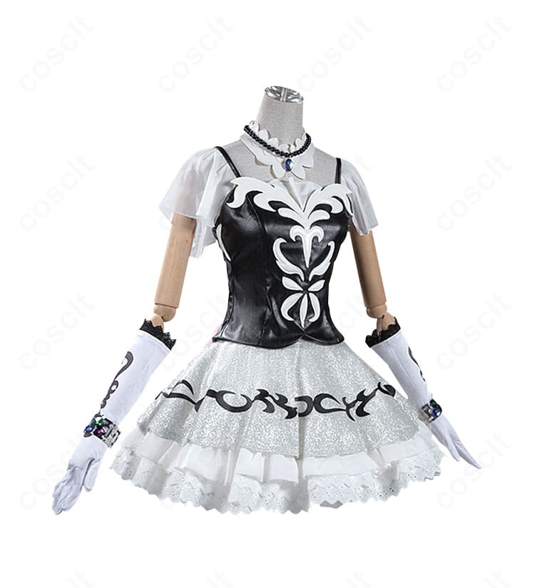 北条そふぃ衣装の側面。ウエストラインとスカートのシルエット、腕周りの装飾が映るアングル