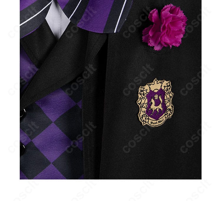 グレゴリー・バイオレット 制服の前胸装飾ディテール。胸飾りのモチーフ配置と固定方式のアップ。