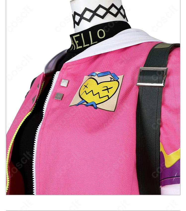 クローヴ衣装の前胸装飾アップ。立体パーツと配置が分かるディテールショット。