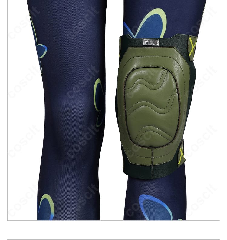 クローヴ衣装のニーパッド装飾。膝周りの立体感とタクティカル要素を捉えた画像。