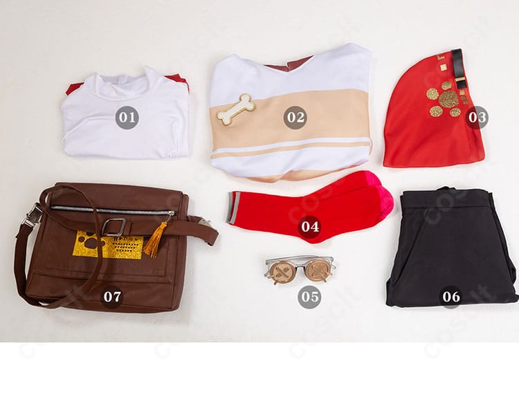 ローソンコラボ衣装のセット内容一式。トップス・ショートパンツ・帽子・メガネ・靴下・バッグを一覧で確認。