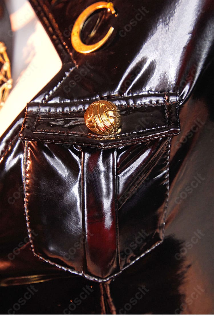 ベヨネッタ2 婦警アメリカン制服の襟まわりディテール。縫製の整いと上品な質感が伝わる。