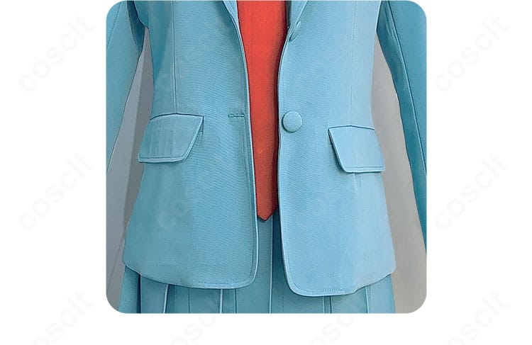 前立て部分の装飾ディテール。ステッチとパーツの質感