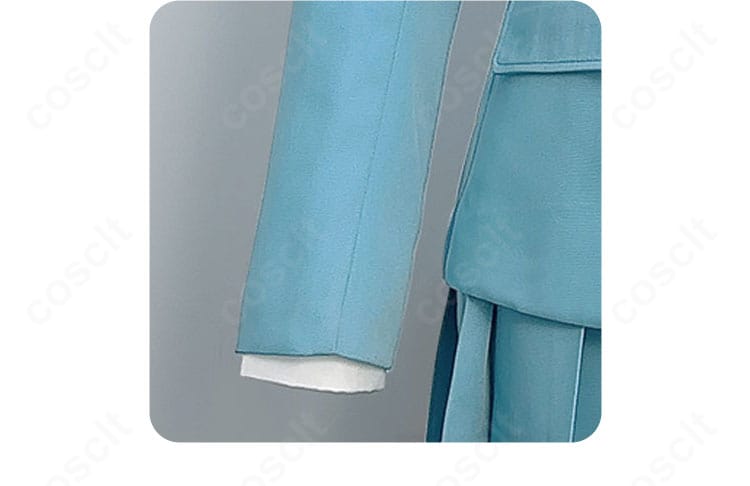 袖口ディテール。カフスとステッチの丁寧な仕上げ