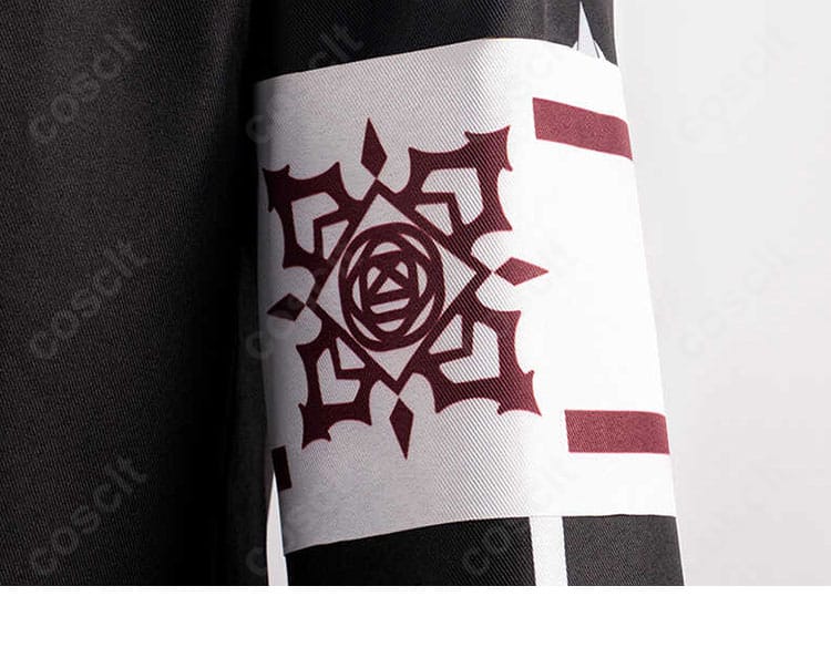 錐生零コスプレの袖ディテール。袖のラインワークと装飾の精緻さを示すアップ。