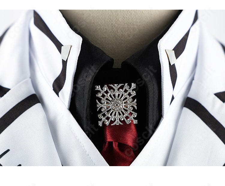 『ヴァンパイア騎士』玖蘭枢 コスプレ衣装のネクタイ装飾。色味と結び目のデザインがわかるディテールカット。