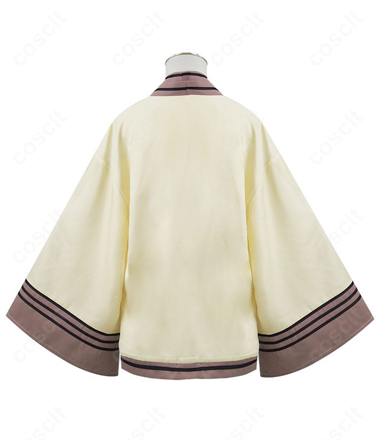 ゼーリエ衣装 背面ビュー。コートの落ち感と背中のライン、胸飾りの取り回しまで美しく見える設計。