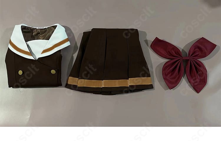 黄前久美子 北宇治高校制服コスプレのセット内容。トップス・スカート・スカーフの3点が並ぶ画像。