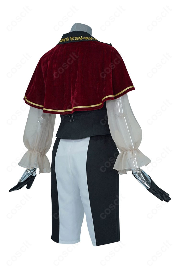 側背の装飾とシルエットの細部。背面意匠と縫製ラインの質感が分かる一枚。