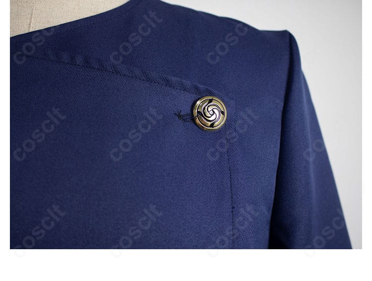 究極メカ丸 コスプレ衣装の衣領部分クローズアップ。ステッチワークと生地の質感が分かる詳細。