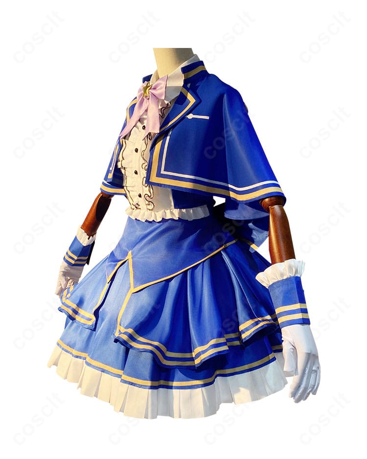 プリパラ 真中らぁら コスプレ衣装 右側面。マントの落ち感とスカートのシルエット、側面ラインの再現を確認。