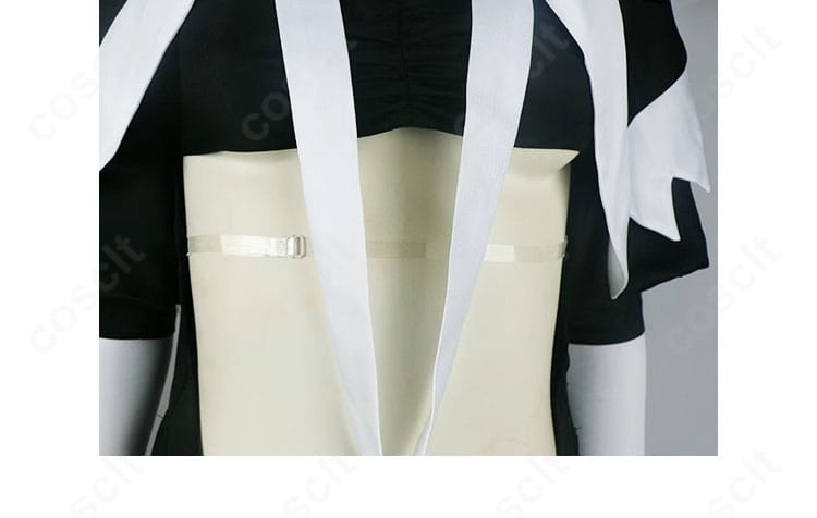 シスタギガント衣装の裾装飾ディテール。裾のトリムと縫製の仕上がり、撮影映えするエッジの表情が分かる写真。