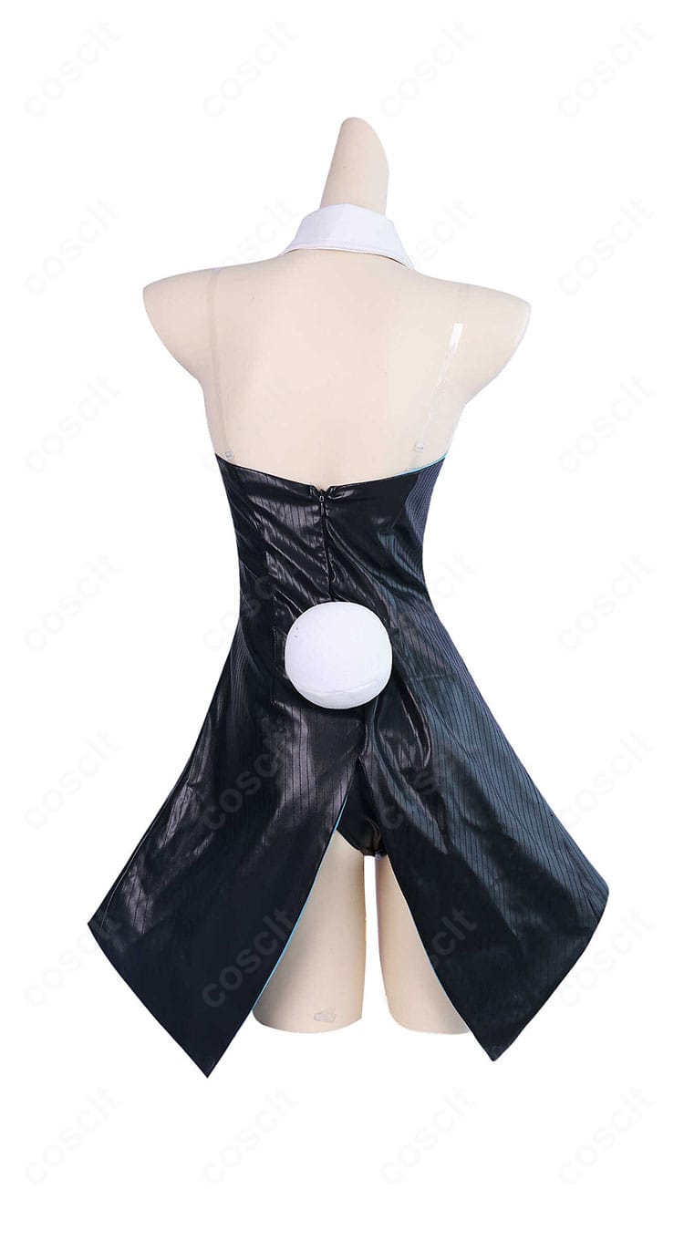 初音ミク バニーコスプレ衣装の背面。尻尾や背面ラインなどのディテールがわかるアングル。