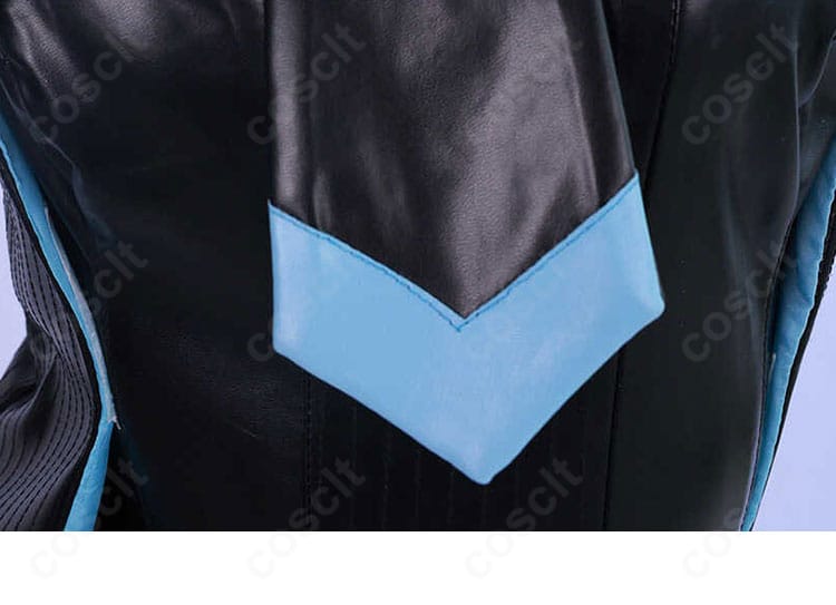 初音ミク バニーコスプレ衣装のネクタイ装飾。配色と長さのバランスがアクセントになっています。