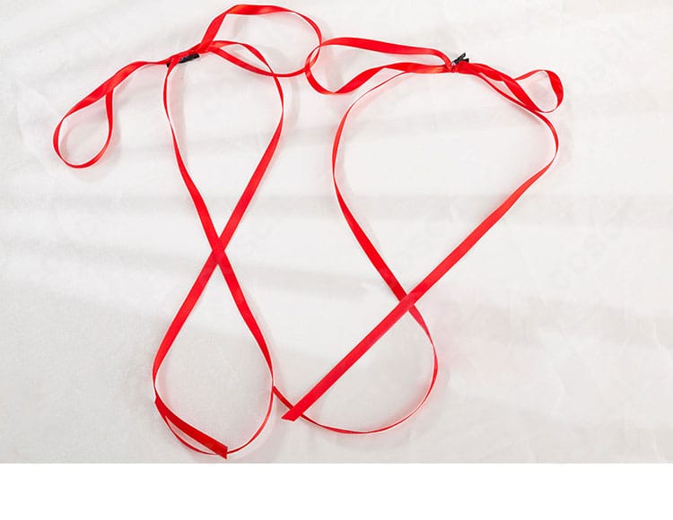 ムラサメの髪飾り。頭部に固定しやすいリボンで、和風アクセントを再現。