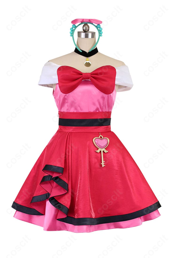 セレナ ステージ衣装の正面全身。トップスとスカートの配色、チョーカーや髪飾りの配置がわかるカット。