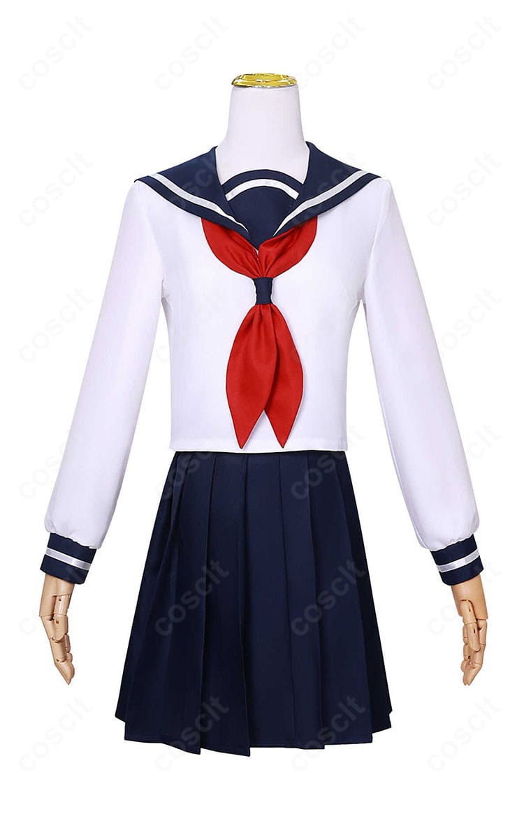 夜桜六美 セーラー服コスプレの正面全身。トップス・プリーツスカート・赤いスカーフのバランスときれいなシルエットが分かる。