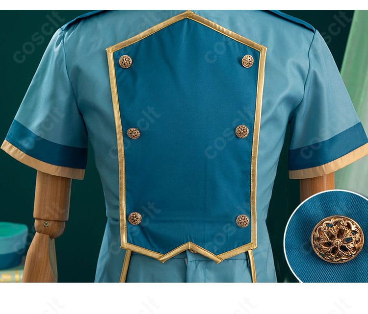 襟元ボタン装飾のクローズアップ。質感と留め具の意匠が分かるディテール