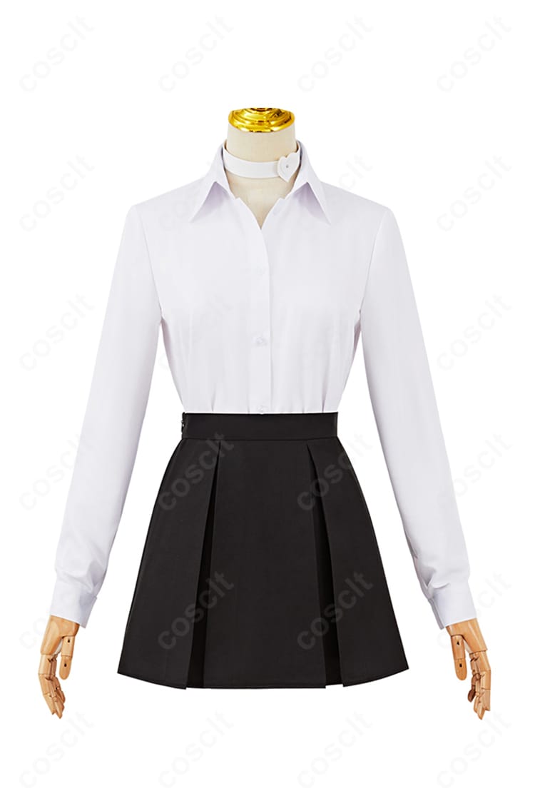 岳羽ゆかり コスプレ衣装のシャツ正面ディテール。首元のチョーカーとスカーフの質感・配置が見える