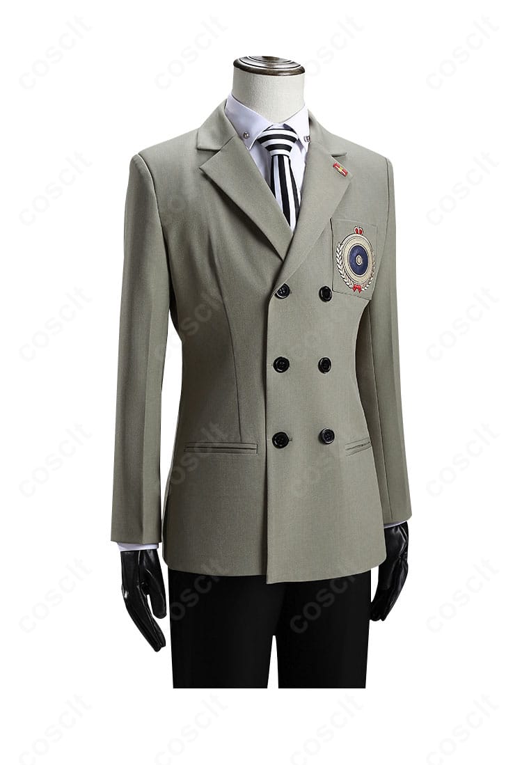 ペルソナ5 明智吾郎 制服コスプレの右側面。ジャケットとコートのハリ感、スリムなラインを示す角度。