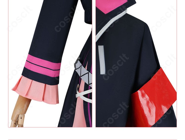 袖口装飾のクローズアップ。カフの形状と意匠のコントラストが判別できる。