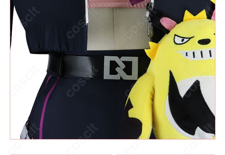 腰周りの装飾ディテール。ベルトと腰飾りの重なりと位置関係を明確化。