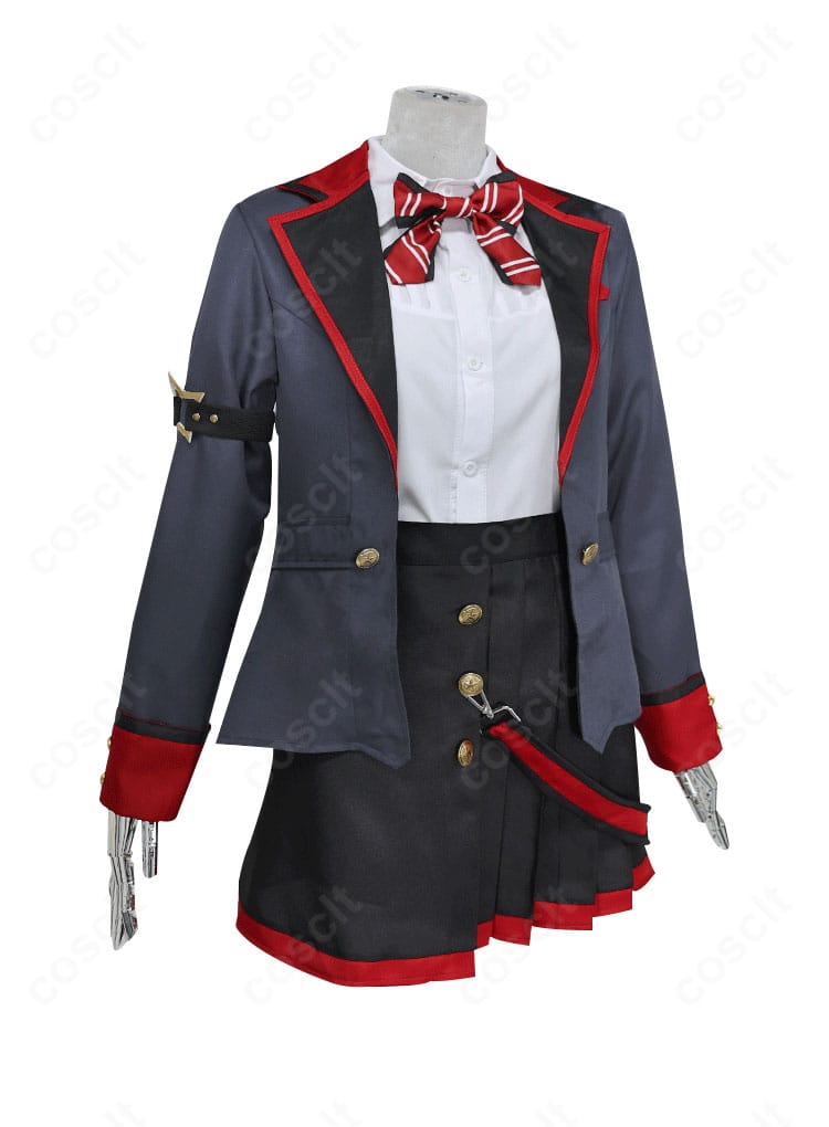 望月穂波 ユニット衣装コスプレ 左側面。コートのハリ感とスカートのプリーツが生む美しいシルエットを確認できる画像。