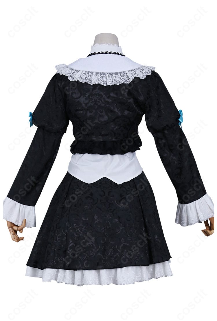 黒猫(五更瑠璃)ゴスロリ衣装 背面。背中の開閉部とスカートのフレア、レース縁取りの配置が見える画像。