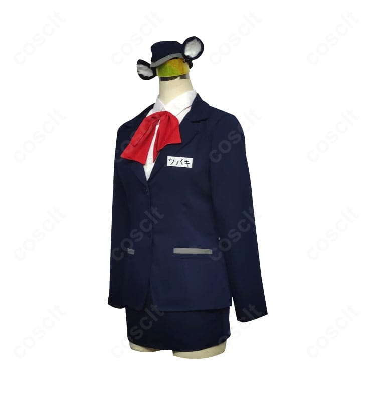 春日ツバキ コスプレ衣装の側面ディテール。コートの立体裁断とスカートのフレア、帽子と耳パーツのバランスを確認できる画像。