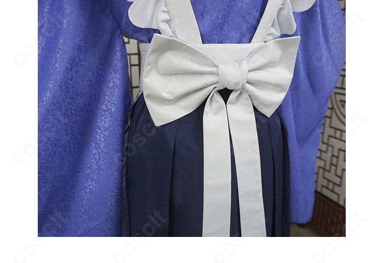 背面装飾の細部。リボンと切り替えの美しい仕上がりを捉えたアップ