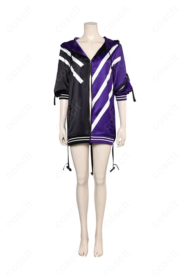 鉄拳8 レイナ コートの正面ディテール。シャープな前合わせと装飾が映えるデザイン。