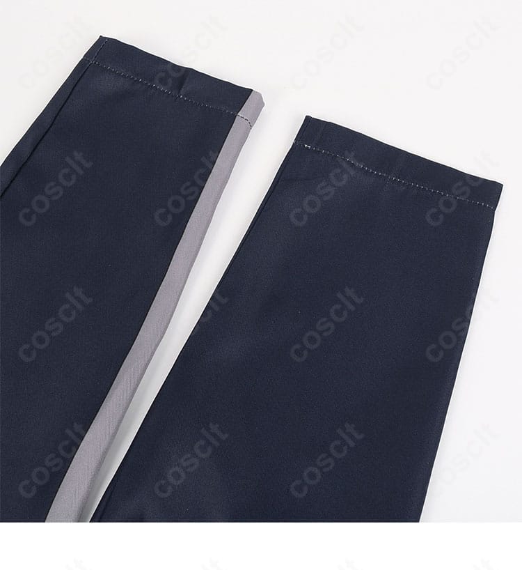 袖口の装飾ディテール。カフスの形状と縫製が、キャラクターのクールな雰囲気を引き出します。