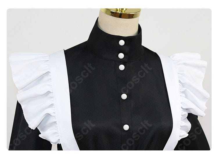 大川村寧 コスプレ衣装 エプロンの刺繍と花模様のクローズアップ。質感と縫製が際立つ装飾部分