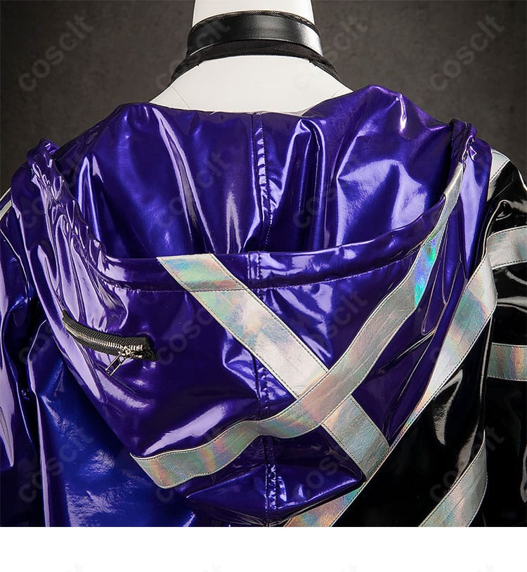 背面フード・衣帽の装飾接写。背中側の特徴的な意匠をわかりやすく示します。