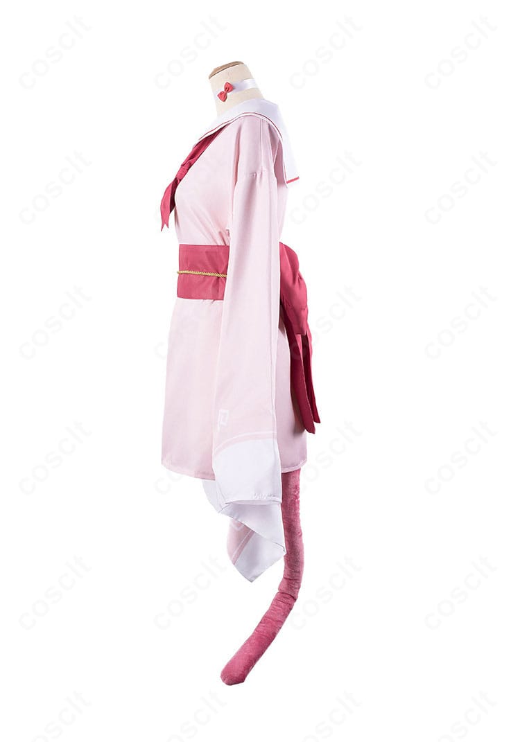 左側面から見た背部ディテール。大きな蝶結びと装飾パーツが立体的に映えるデザイン。