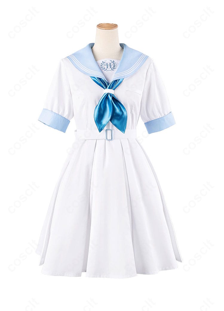 『ほろはにヶ丘高校』制服コスプレの正面全体。ワンピースの端正なラインとスカーフの配色が確認できる画像。