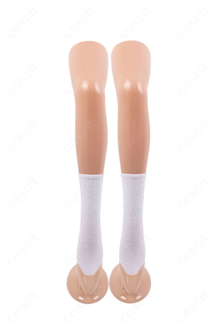 付属ソックスとアクセサリーのディテール。足元のリブや質感がわかる近接画像。