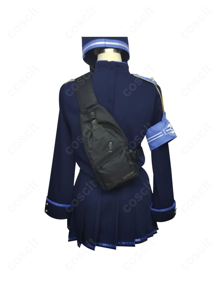 ブルアカ 橘ヒカリ・橘ノゾミ コスプレ衣装の背面。背中のカッティングとベルト位置、ボディバッグの収まりを明瞭に表示。