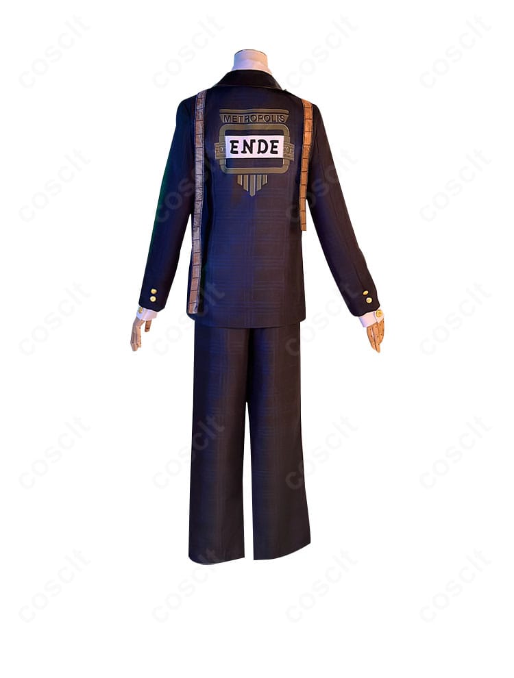 第五人格 囚人コスプレ衣装の背面。背中のシルエットとコートの落ち感を丁寧に再現。