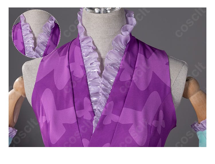 笹原名月コスプレ衣装の襟元アップ。ネックラインの装飾ディテールが分かる接写