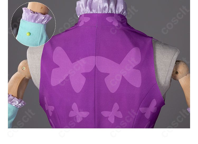 笹原名月コスプレ衣装の背面と袖口装飾の近接カット。後ろ姿のアクセントを強調