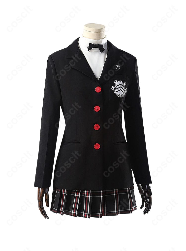 芳澤かすみ 制服コスプレの正面全体像。黒ブレザーと赤系チェックスカートの高再現デザイン。