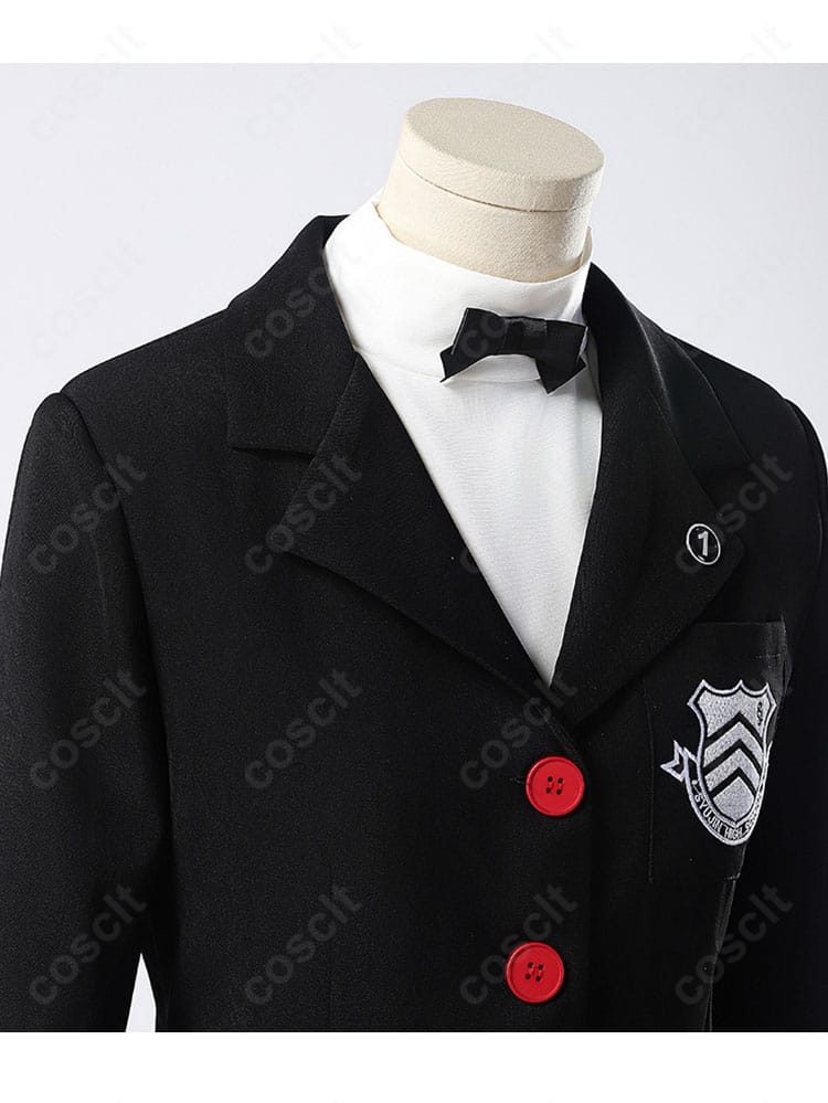 襟と領結のディテール。結び目の形状と襟のエッジが分かる装飾再現アップ。