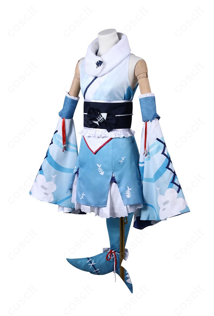 ホロライブ がうる・ぐら 正月衣装コスプレの側面。袖とスカートのライン、腰飾りのバランスが分かる角度。