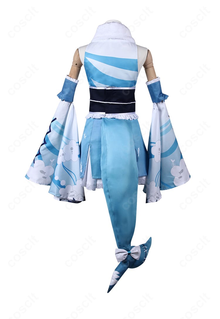 ホロライブ がうる・ぐら 正月衣装コスプレの背面。背中の装飾配置と裾の意匠を詳細に確認できる。